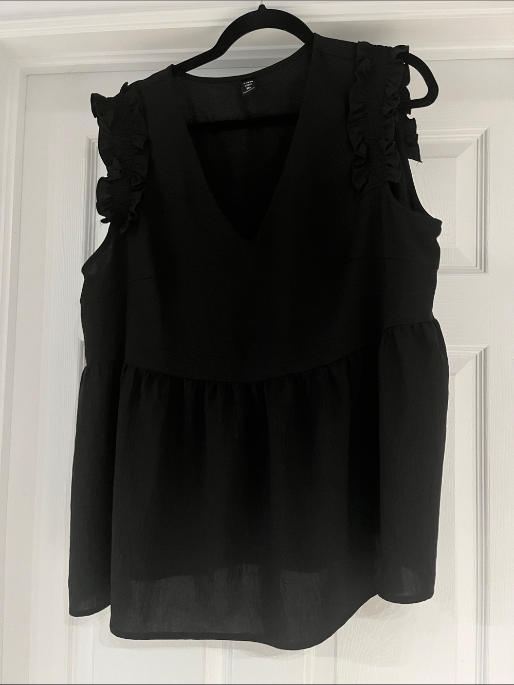 3/$15 SHEIN Black Ruffle Sleeve V-Neck Tank Top